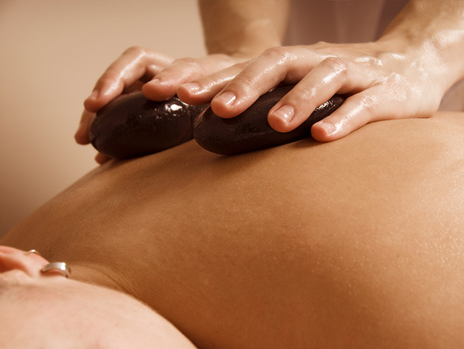 massage aux pierres chaudes